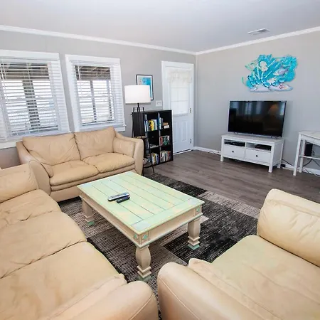 Kh55, Carolina Dream- Oceanfront, Ocean Views, Close To Beach, Close To Shopping